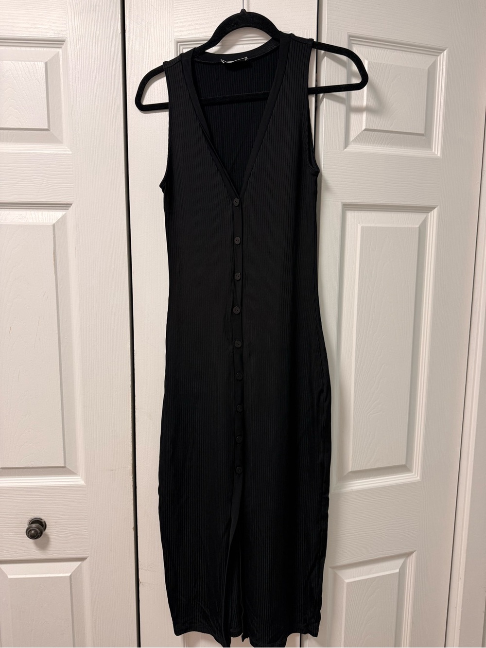 Babaton Black Ribbed Button-Front Midi Dress